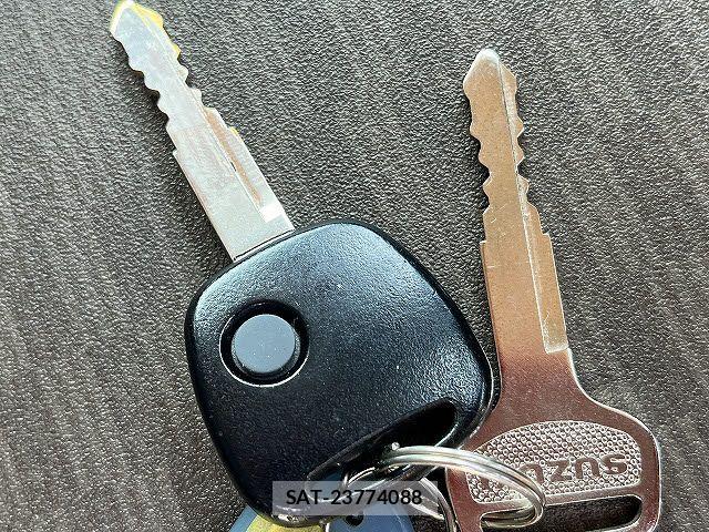 Suzuki EVERY 2022-03 6993460-25