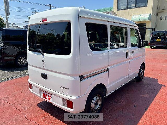 Suzuki EVERY 2022-03 6993460-2