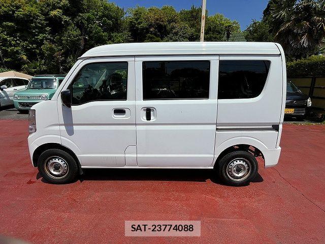 Suzuki EVERY 2022-03 6993460-5