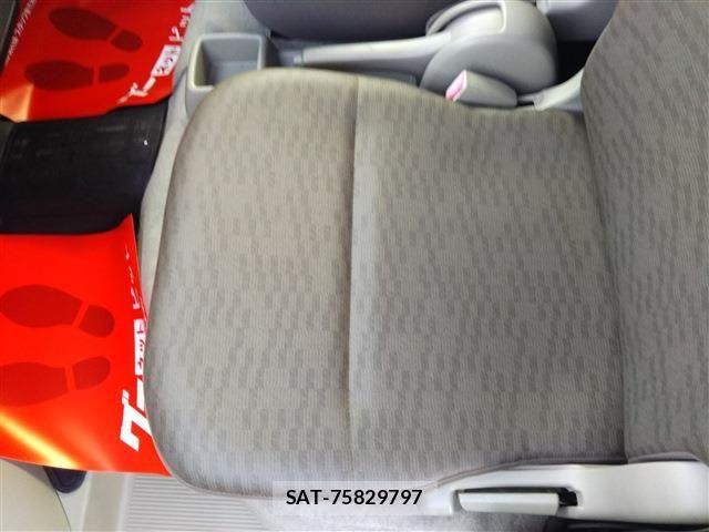 Suzuki EVERY 2015-03 6993465-15
