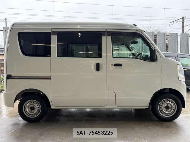 Suzuki EVERY 2017-03 7020442-3