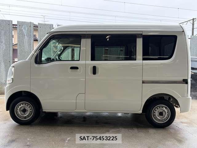 Suzuki EVERY 2017-03 7020442-4