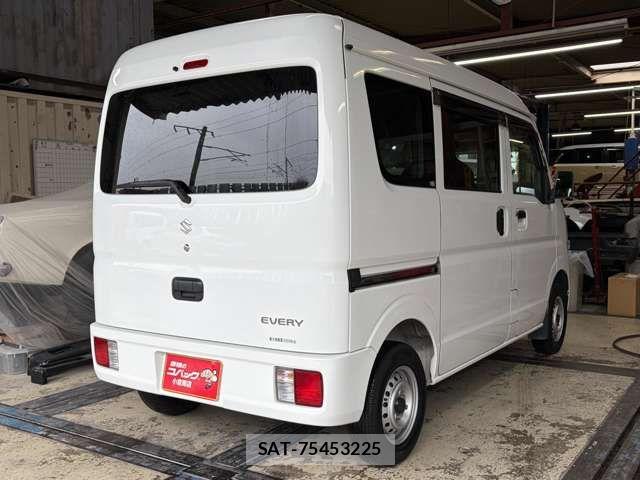 Suzuki EVERY 2017-03 7020442-5
