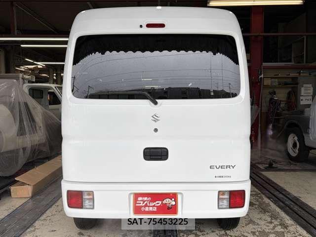 Suzuki EVERY 2017-03 7020442-6