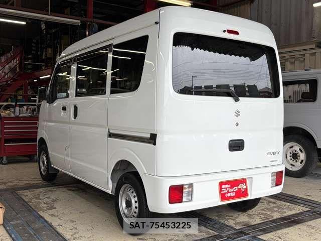Suzuki EVERY 2017-03 7020442-7