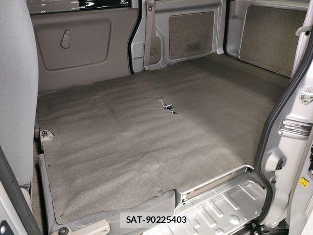 Suzuki EVERY 2011-03 7020443-12