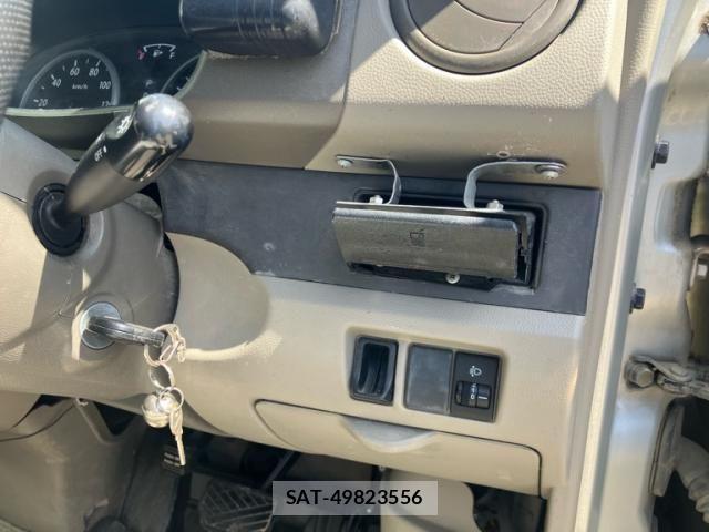 Suzuki EVERY 2011-03 7058465-17