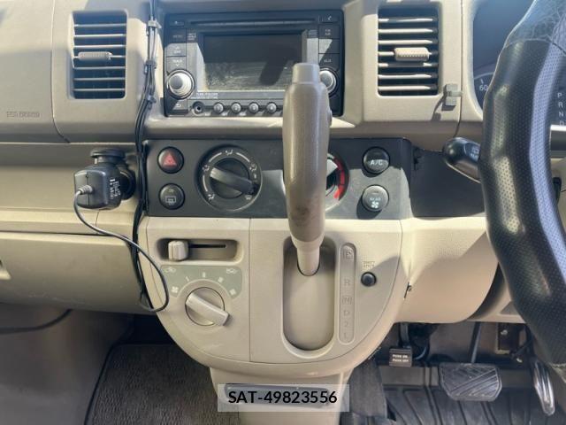 Suzuki EVERY 2011-03 7058465-18