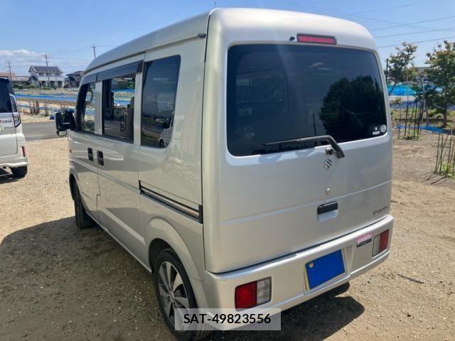 Suzuki EVERY 2011-03 7058465-4