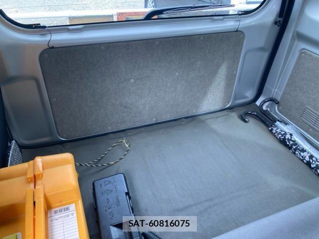 Suzuki EVERY 2012-11 7218255-11