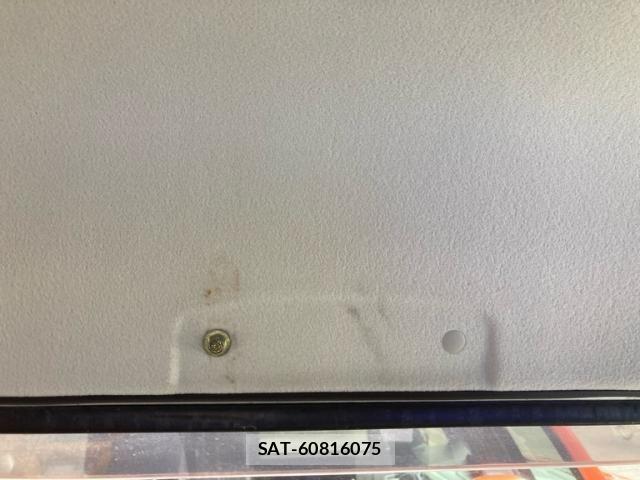 Suzuki EVERY 2012-11 7218255-12