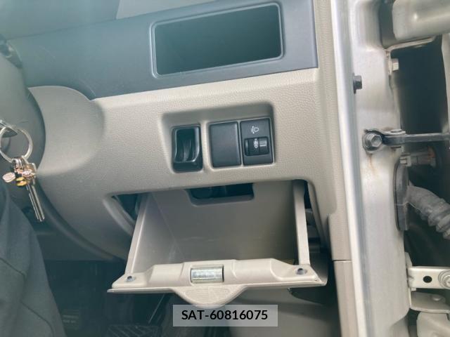 Suzuki EVERY 2012-11 7218255-13
