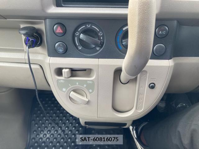 Suzuki EVERY 2012-11 7218255-14