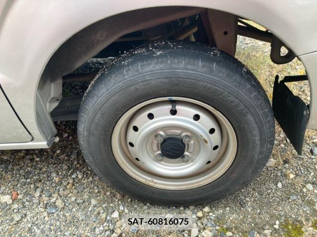 Suzuki EVERY 2012-11 7218255-8