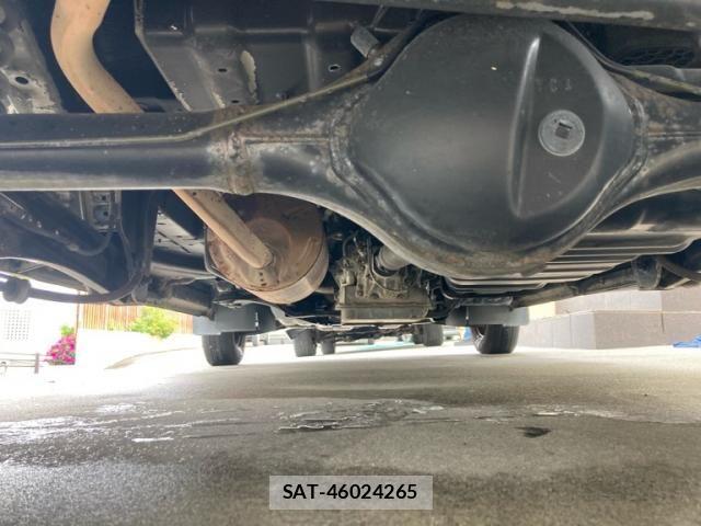 Suzuki EVERY 2010-03 7218252-11