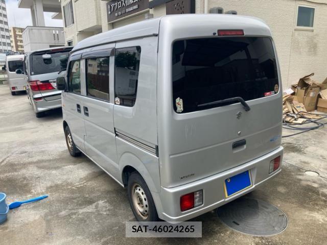 Suzuki EVERY 2010-03 7218252-3