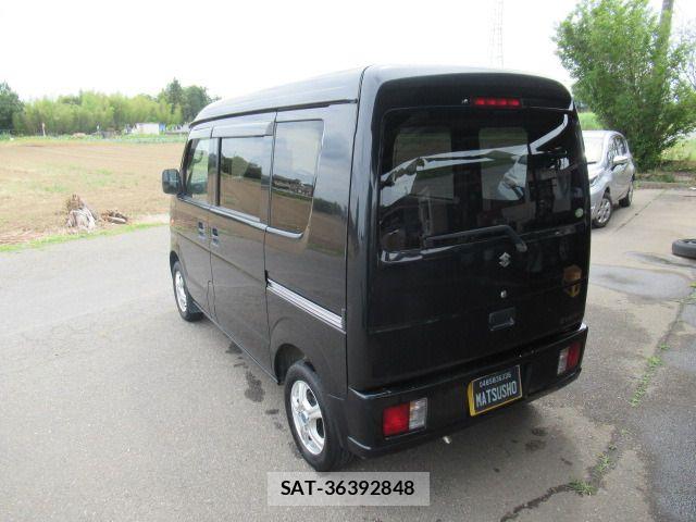 Suzuki EVERY 2010-12 7218256-11