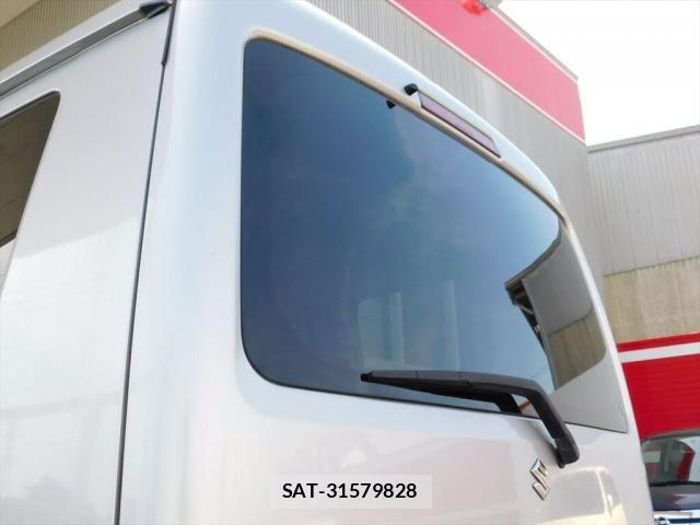 Suzuki EVERY 2010-05 7218254-18