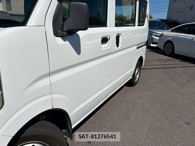 Suzuki EVERY 2017-02 7218268-9
