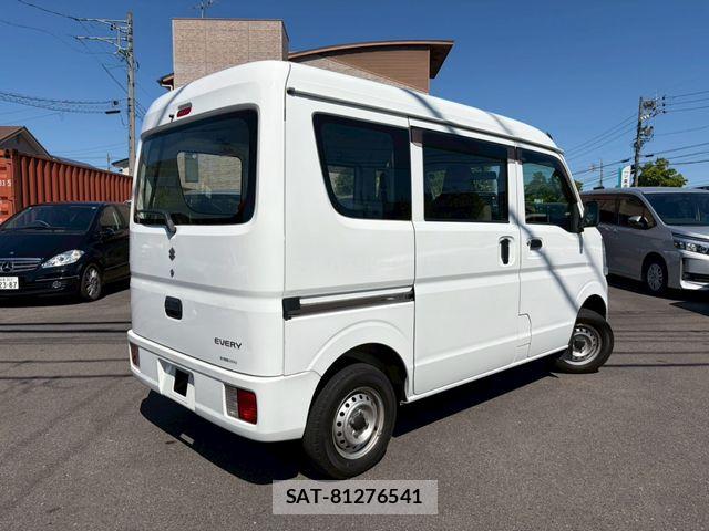 Suzuki EVERY 2017-02 7218268-11