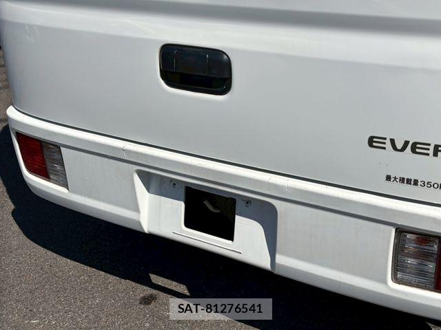 Suzuki EVERY 2017-02 7218268-13