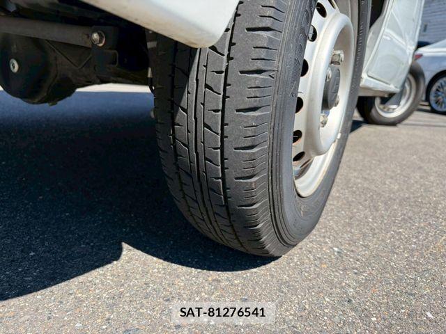 Suzuki EVERY 2017-02 7218268-15