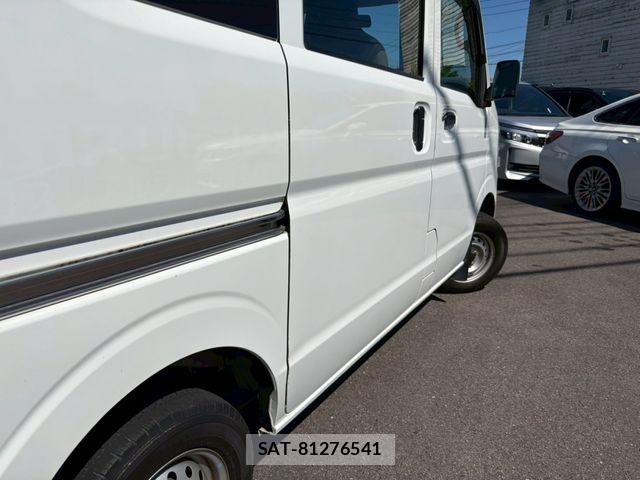 Suzuki EVERY 2017-02 7218268-16