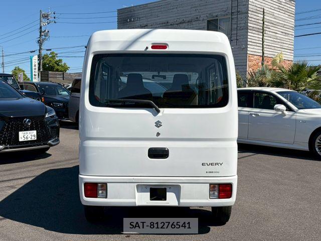 Suzuki EVERY 2017-02 7218268-20