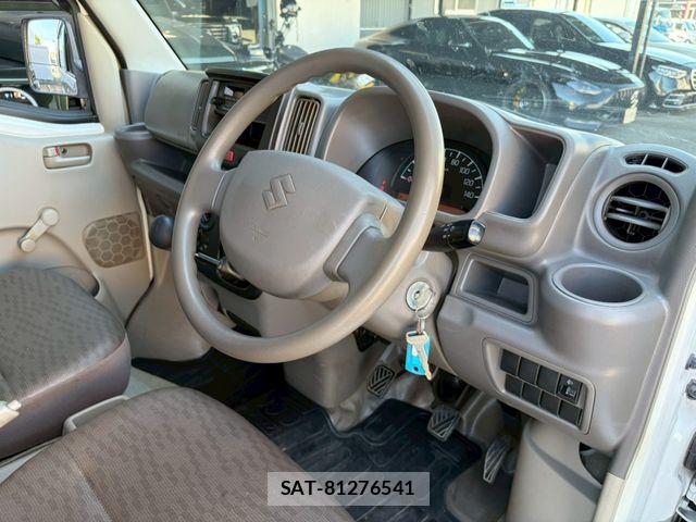 Suzuki EVERY 2017-02 7218268-24