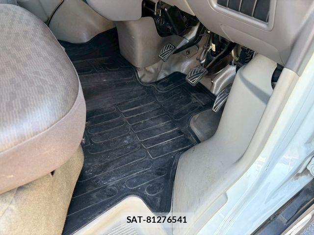 Suzuki EVERY 2017-02 7218268-26