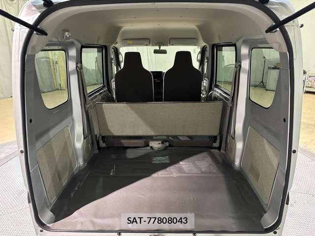 Suzuki EVERY 2017-04 7218264-15