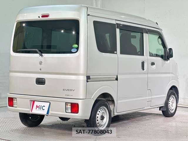 Suzuki EVERY 2017-04 7218264-4