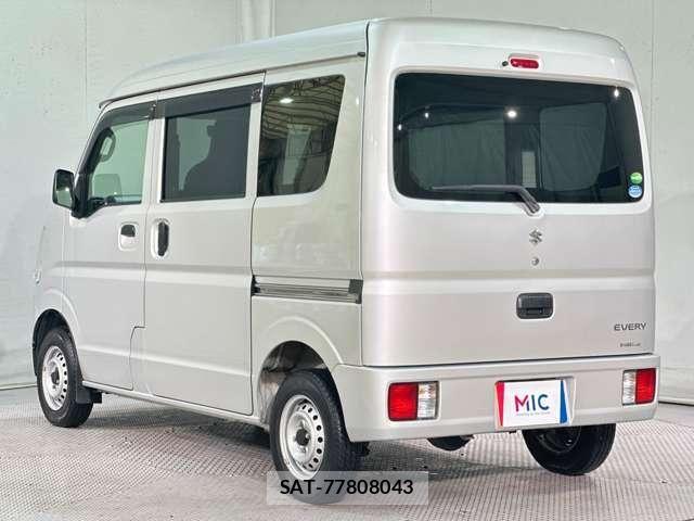 Suzuki EVERY 2017-04 7218264-6