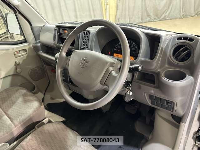 Suzuki EVERY 2017-04 7218264-8