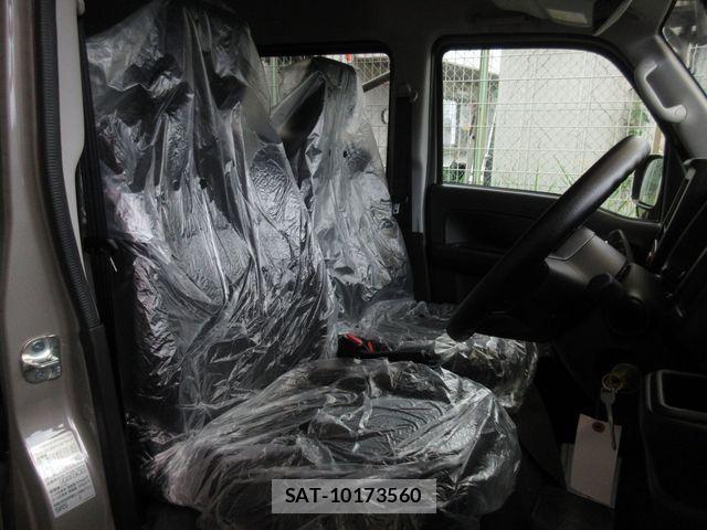 Suzuki EVERY 2026-05 7218297-5