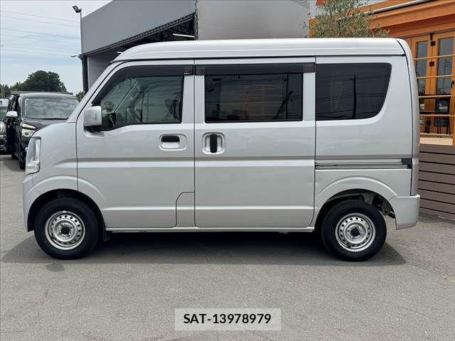 Suzuki EVERY 2016-06 7218263-10
