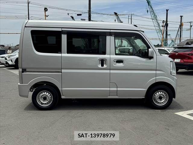 Suzuki EVERY 2016-06 7218263-11