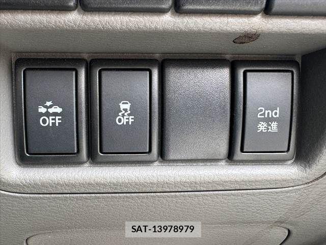 Suzuki EVERY 2016-06 7218263-24