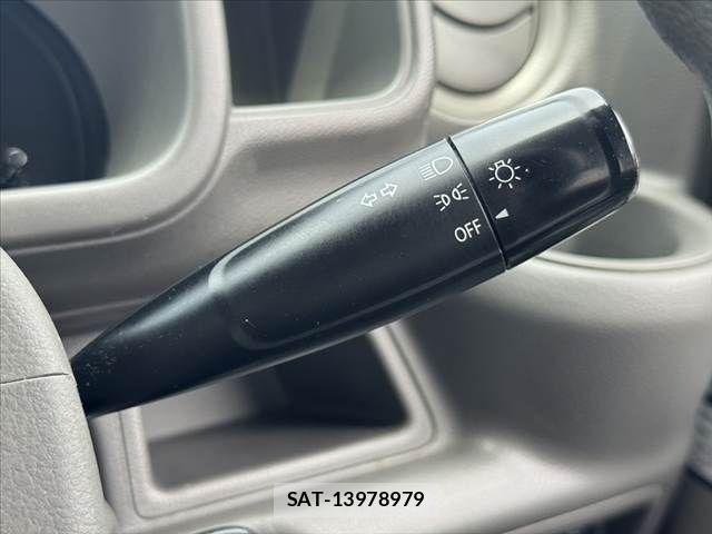 Suzuki EVERY 2016-06 7218263-26