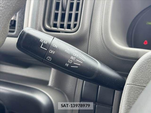 Suzuki EVERY 2016-06 7218263-27