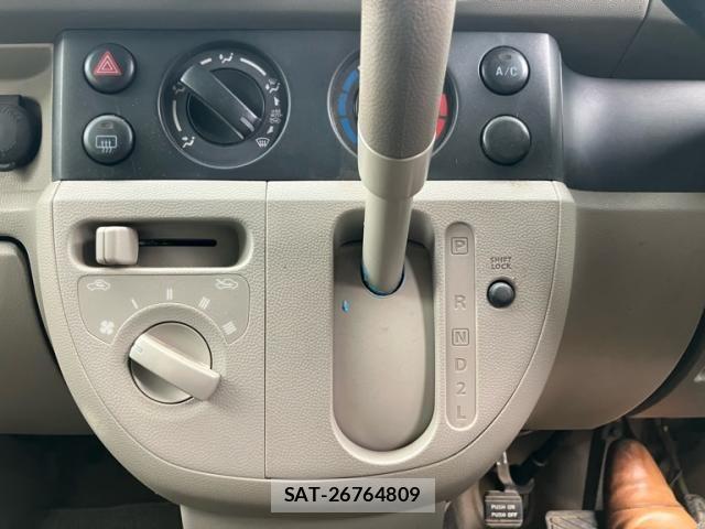 Suzuki EVERY 2010-03 7218248-19