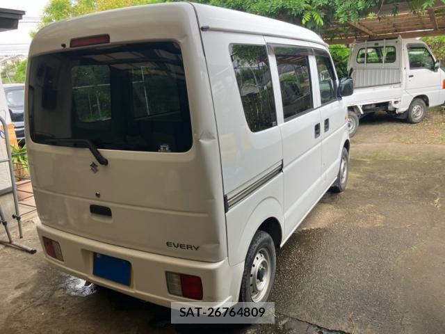 Suzuki EVERY 2010-03 7218248-7