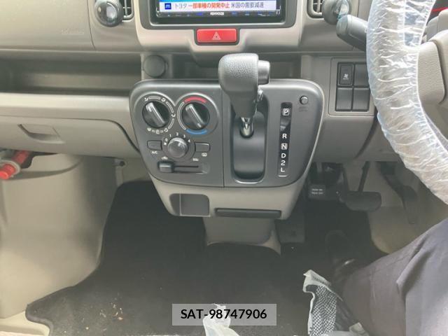 Suzuki EVERY 2016-08 7271866-17