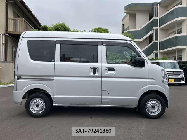 Suzuki EVERY 2022-11 7326984-10