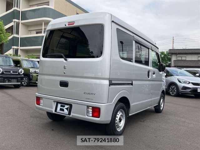 Suzuki EVERY 2022-11 7326984-12