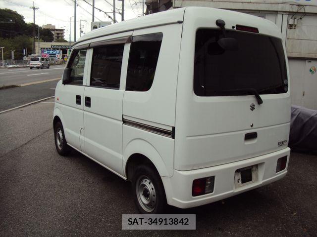 Suzuki EVERY 2011-08 7326985-5