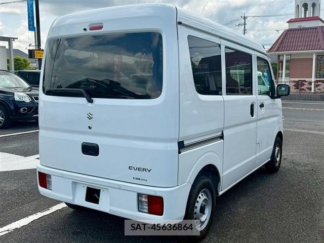 Suzuki EVERY 2022-05 7326981-2