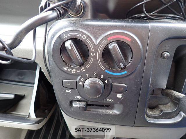 Suzuki EVERY 2015-06 7357682-12