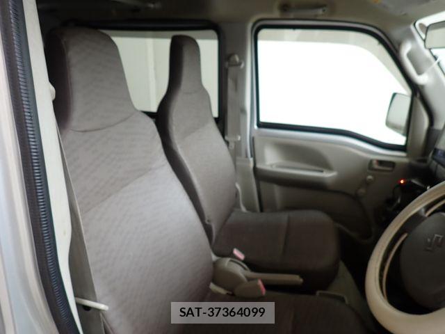 Suzuki EVERY 2015-06 7357682-15
