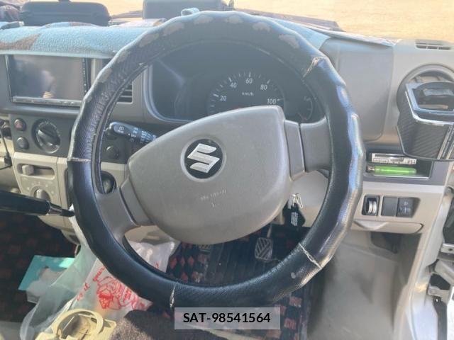 Suzuki EVERY 2009-01 7357696-17